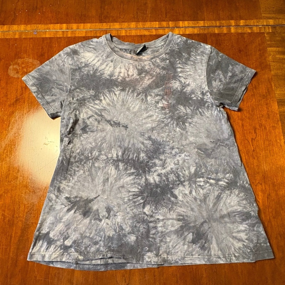 Empyre Tie Dye Koi Fish Graphic T-Shirt Gray Small